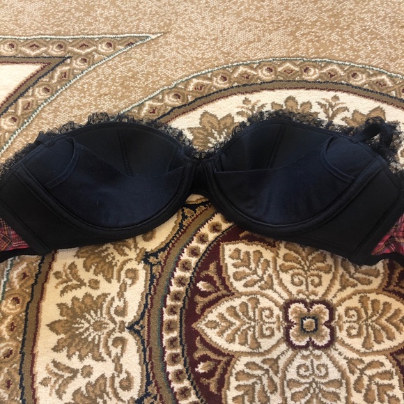 Bras - Picture 4 of 4